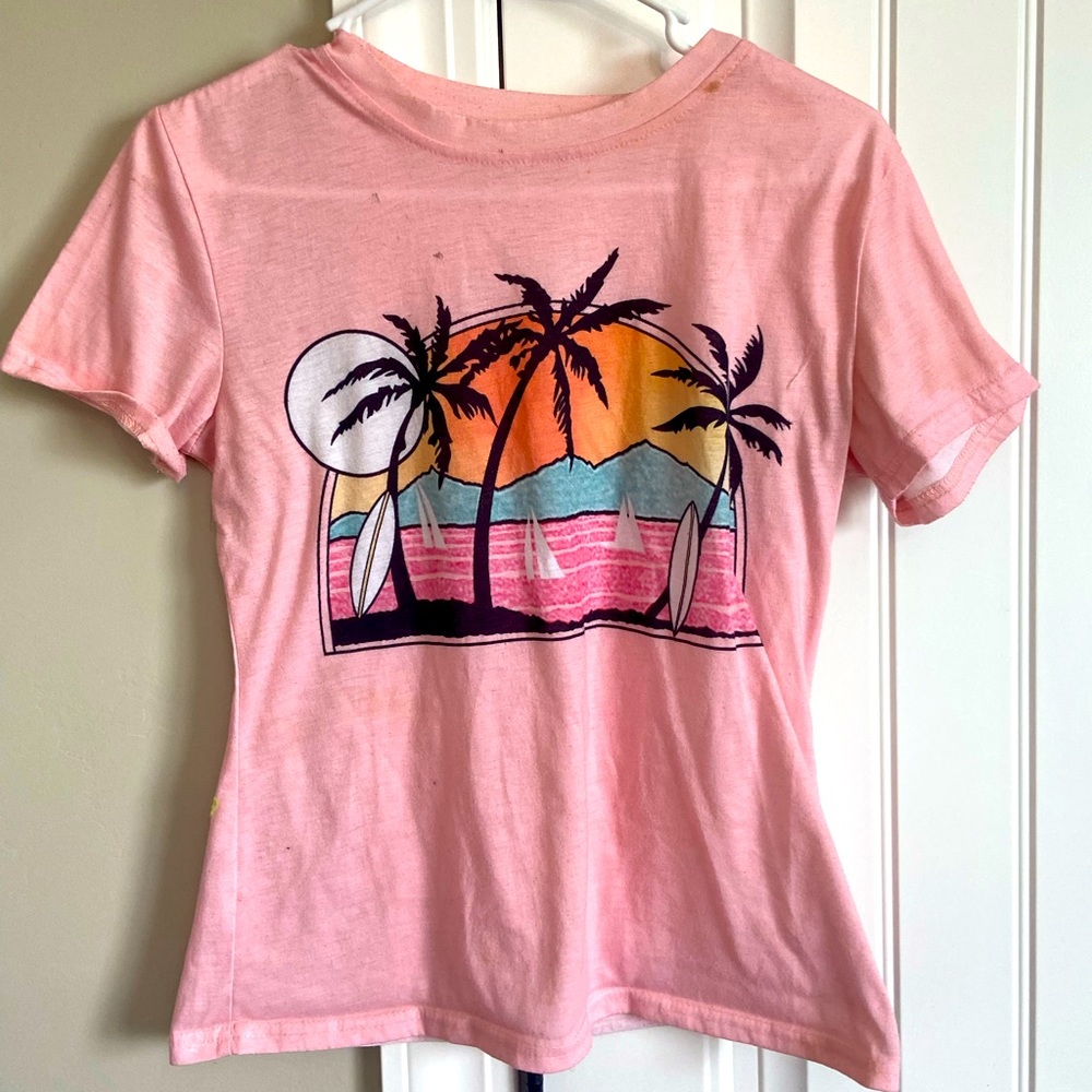 Ocean scene pink tee